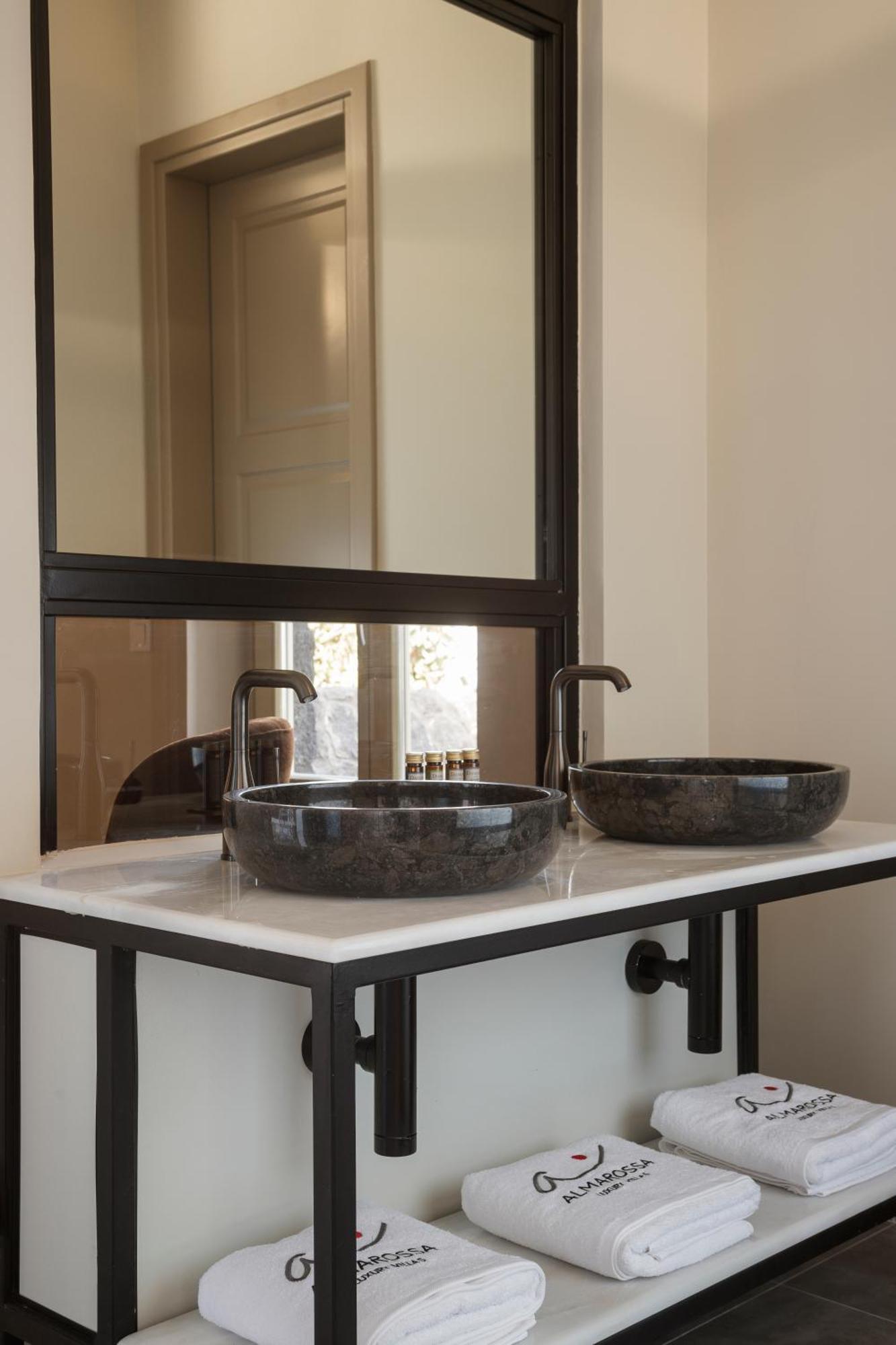 Almarossa Luxury Villas Vourvoúlos 外观 照片